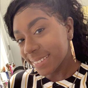 Meet your Posher, Crista